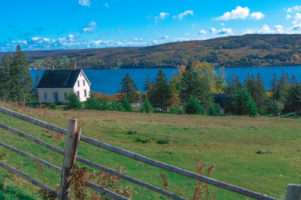 如何快速可行拿到楓葉卡，詳解加拿大移民途徑