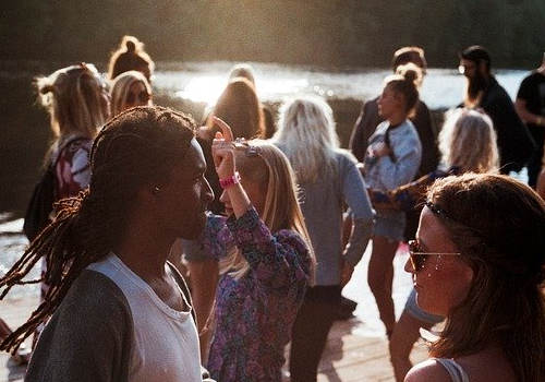 移民美國后居住多久能入籍？如何申請？