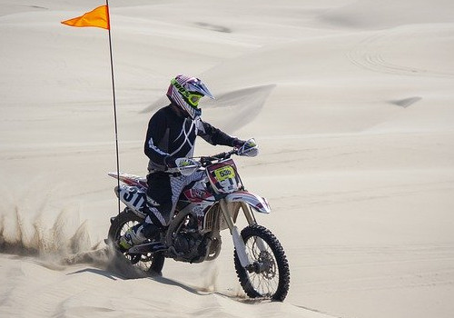 普通人沒錢沒勢(shì)，如何快速移民美國(guó)?