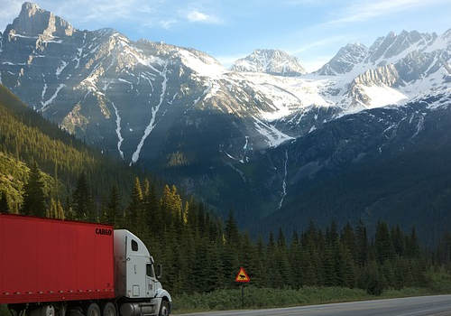 全家移民加拿大，如何為孩子申請“牛奶金”