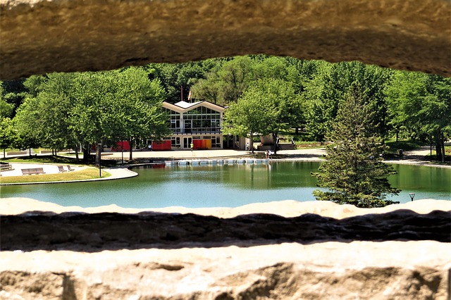 移民加拿大有年齡限制嗎？超齡如何選擇移民項目？